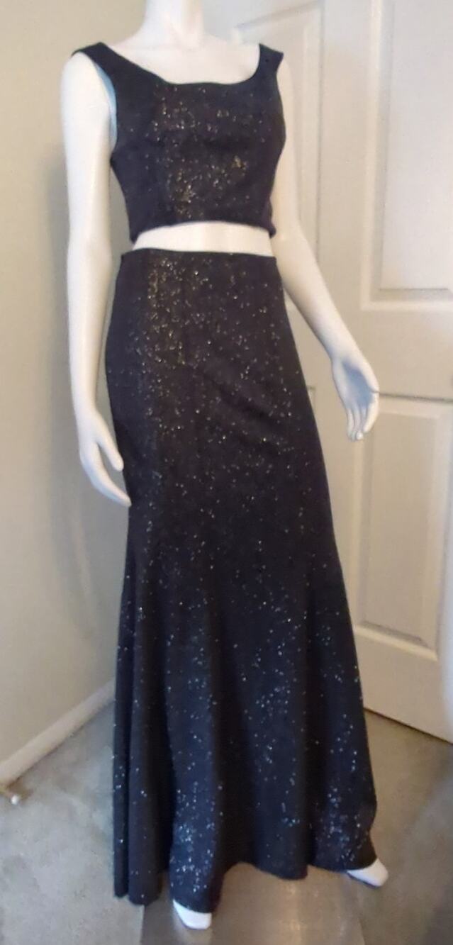 WINDSOR Mariah Midnight Blue shimmering 2-Piece Gown size 7 junior